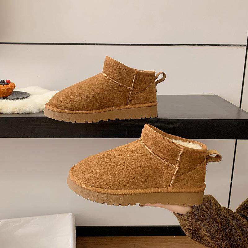 Thick-soled snow boots women's fur integrated 2025 new winter velvet bread shoes short tube heightening Northeast cotton shoes