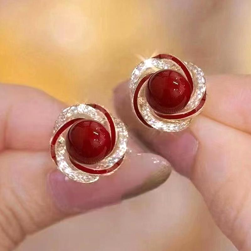 Elegant French Light Luxury 925 Silver Needle Earrings for Women – Exquisite and Versatile High-End Design