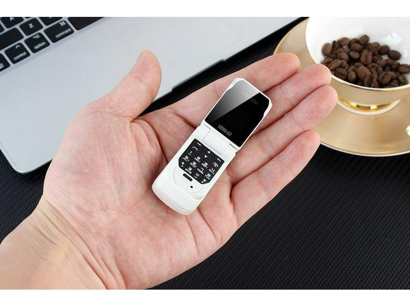 Kompaktes J9 Klapphandy: Mehrsprachiges Mini-Gerät mit Bluetooth und Magic Sound Funktionen