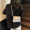Damväska nischdesign Cambridgeväska 2025 vår populär personlighet enkel axel sned överkropp mode armhåla liten fyrkantig väska