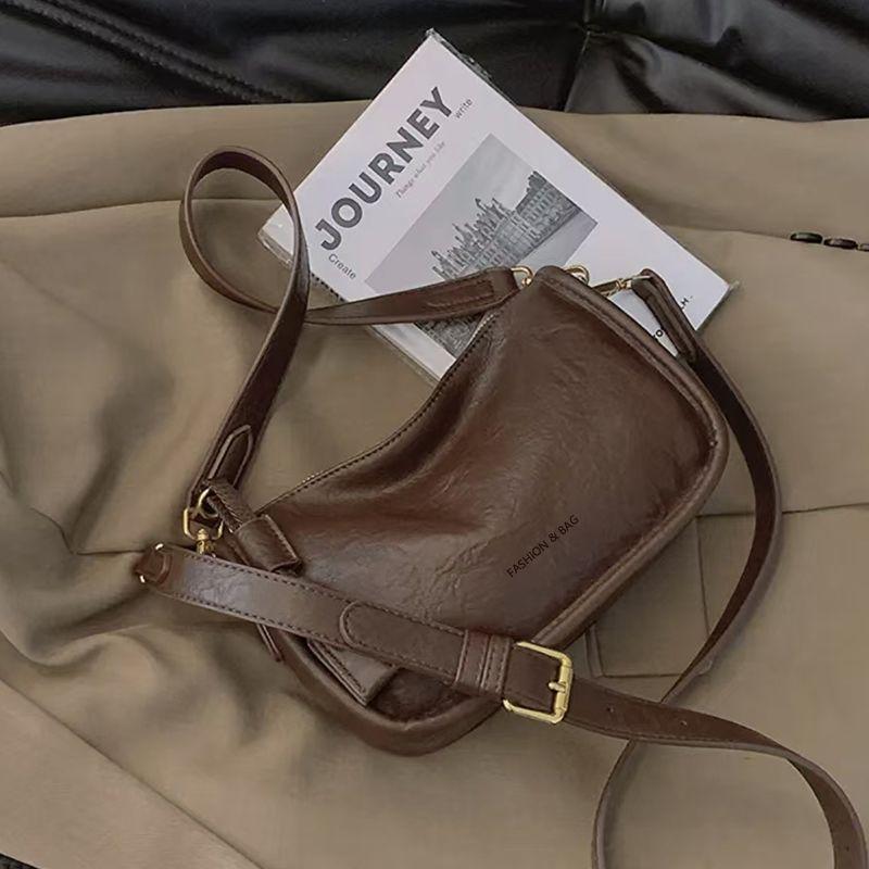 Fashion autumn and winter commuter Maillard bag women s new tote bag versatile shoulder bag