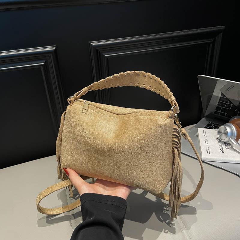Retro High-end Texture Women's Bag, Retro Fashionable and Elegant Fringed Handbag, Crossbody Bag