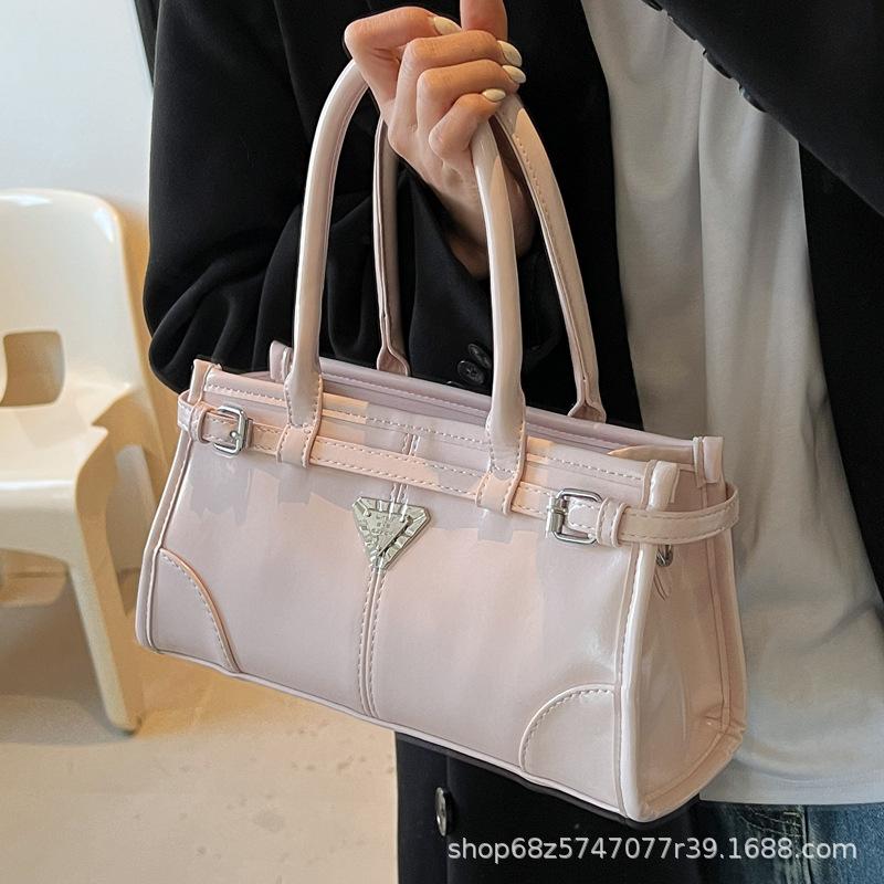 Internet Celebrity Super Fire Niche Fashion Versatile Commuter Bag Women's Tide Spring New Large Capacity Casual Simple Messenger Bag