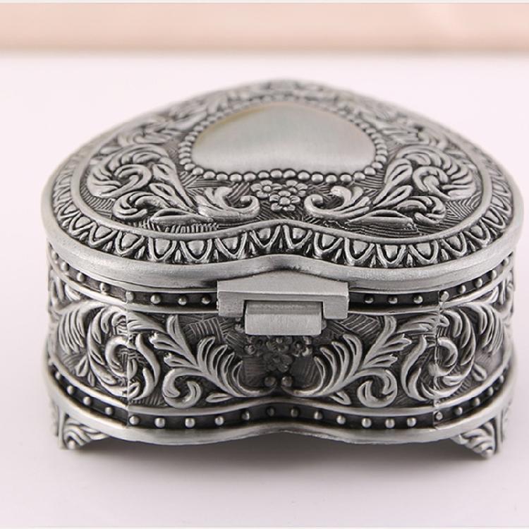 Antique Heart Shaped Jewelry Container Florals Engraved Box Decorative Storage Case for Rings Necklaces Earrings