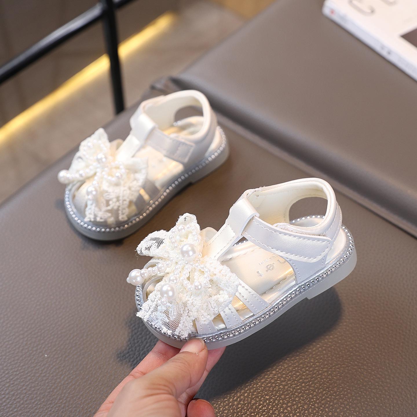 

Toddler Girl s Closed-Toe Summer Sandals with Soft Soles Set of 5 pairs, Size 17-21 бежевий