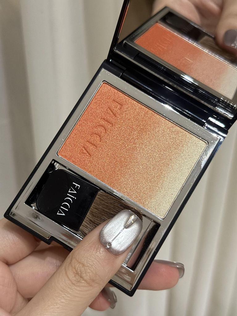 Faiccia Yun Gradient Blush & Highlighter: Nude Multi-Use Suq*u Series Dupe