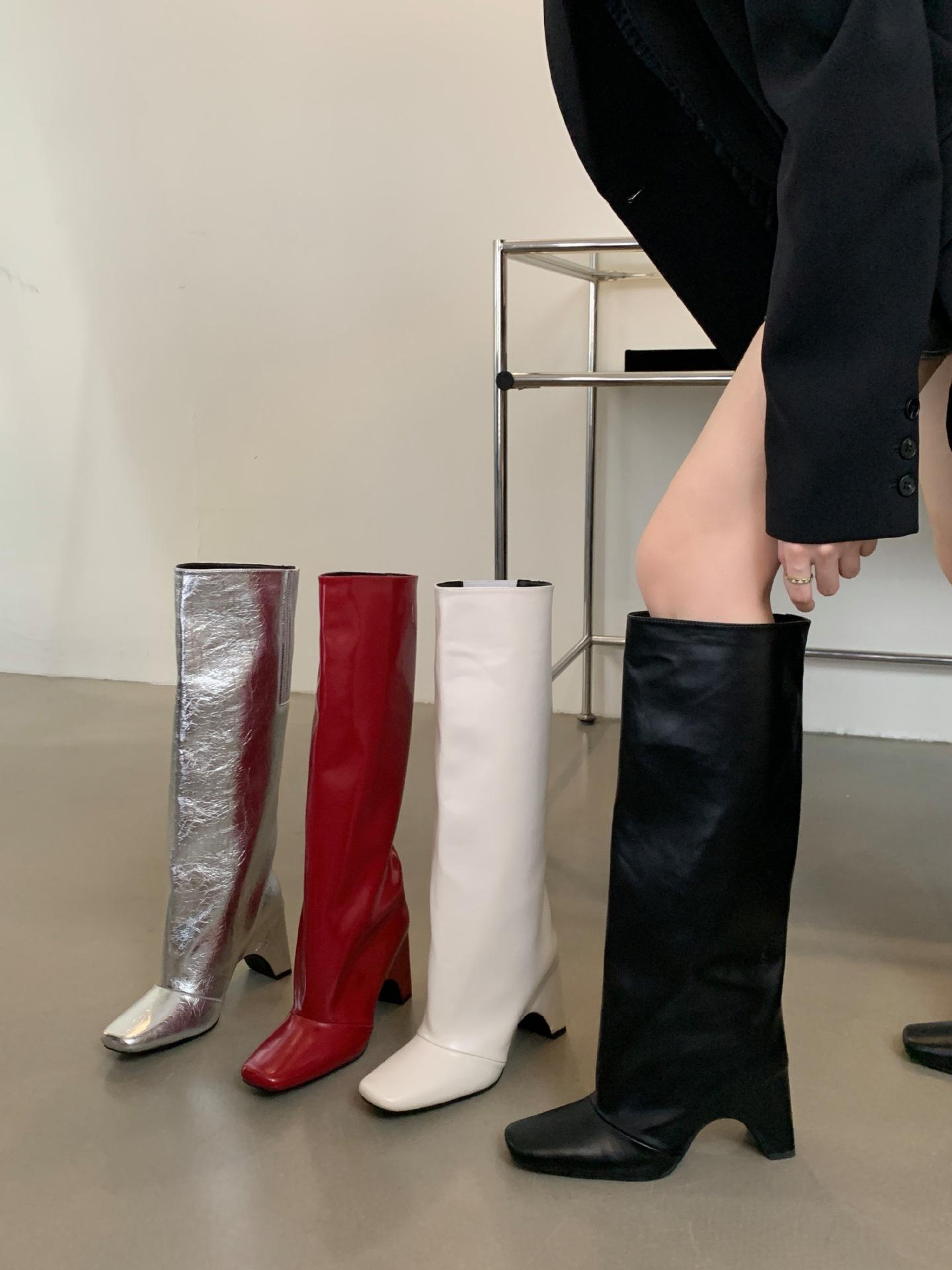 

European and American fashion 2025 new square head thick high heel niche thin boots but knee Spice Girl fried street fashion boots 40 красный