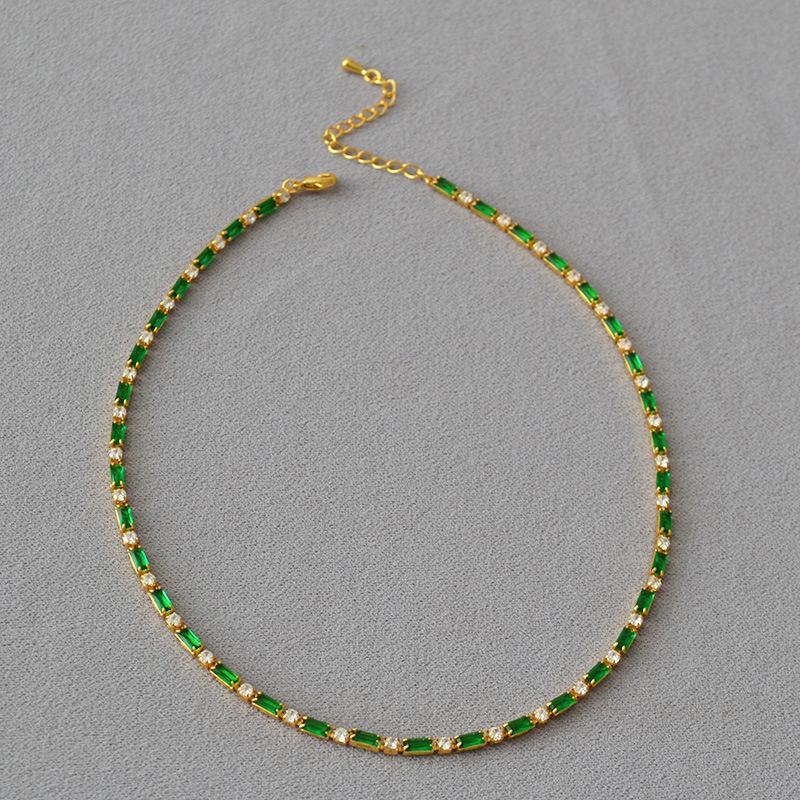 Nuovo design di nicchia giapponese e coreano colore fresco e dolce zircone ottone placcato oro corta fine collana catena clavicola
