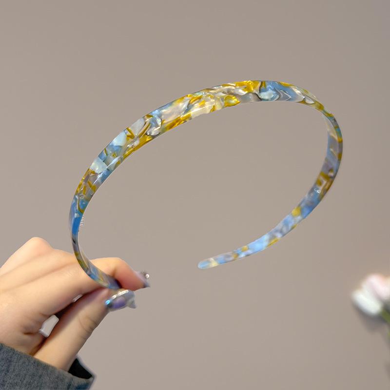 Fresh Travel Girl Headwear: Non-Slip Acetate Headband & Hairpin, Blue-Green, Comfortable for Ear Cartilage and Glasses.