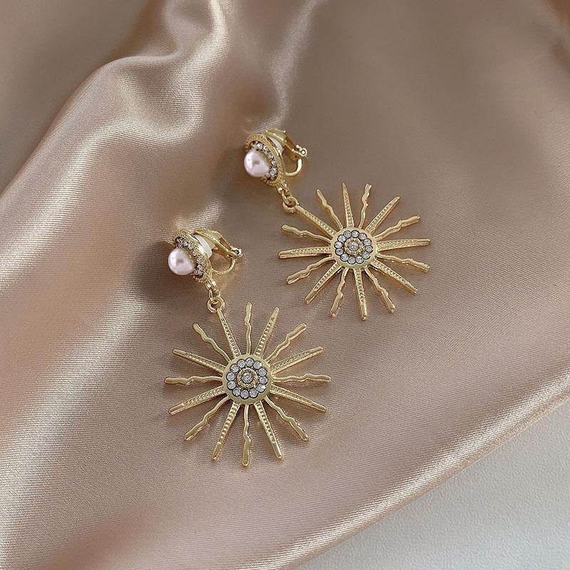 

Премиальные клипсы для ушей без проколов, женские ретро в гонконгском стиле, супер фея, висячие серьги для круглого лица, темпераментные простые серьги