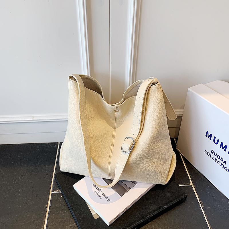 Large capacity slack underarm bag women's new shoulder messenger tote bag commuter bucket big bag