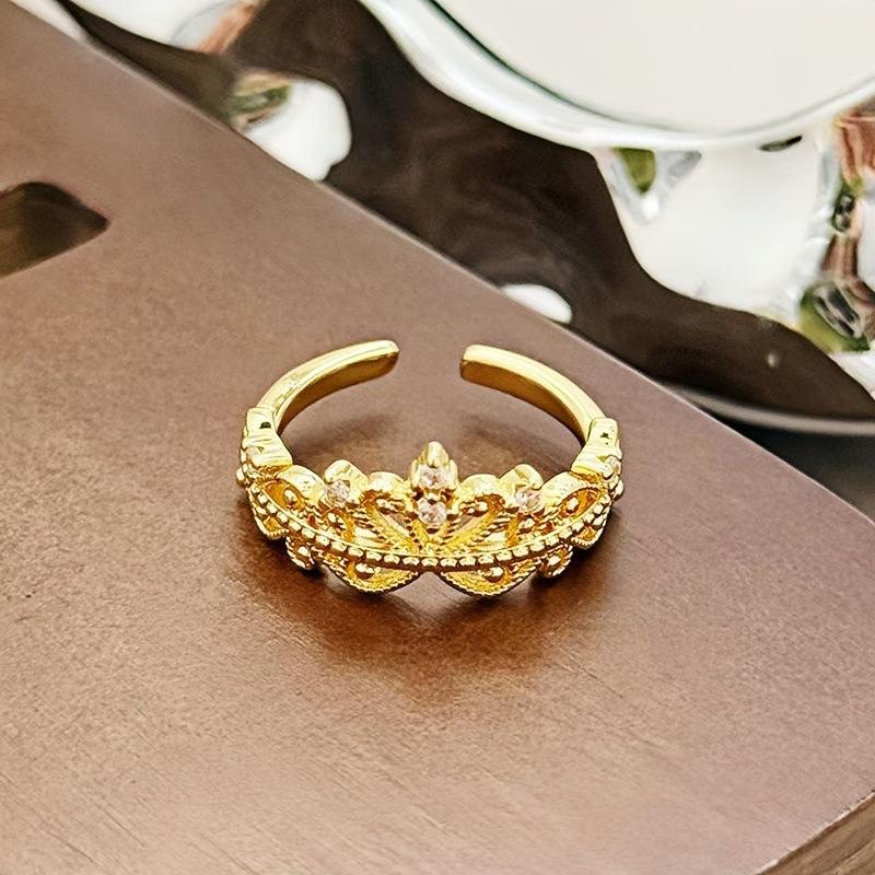 Mittelalterlicher Luxus High-End Hohle Spitze Schmetterling Offener Ring Weiblichkeit Nischendesign Retro Ring