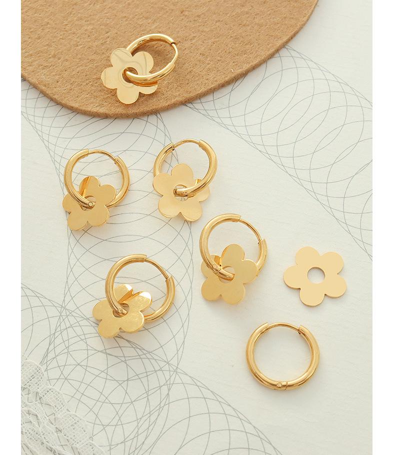 18K Gold Plated Stainless Steel Christmas Flower Ear Cuffs - European & American Style, Influencer-Approved, Cute Earrings.
