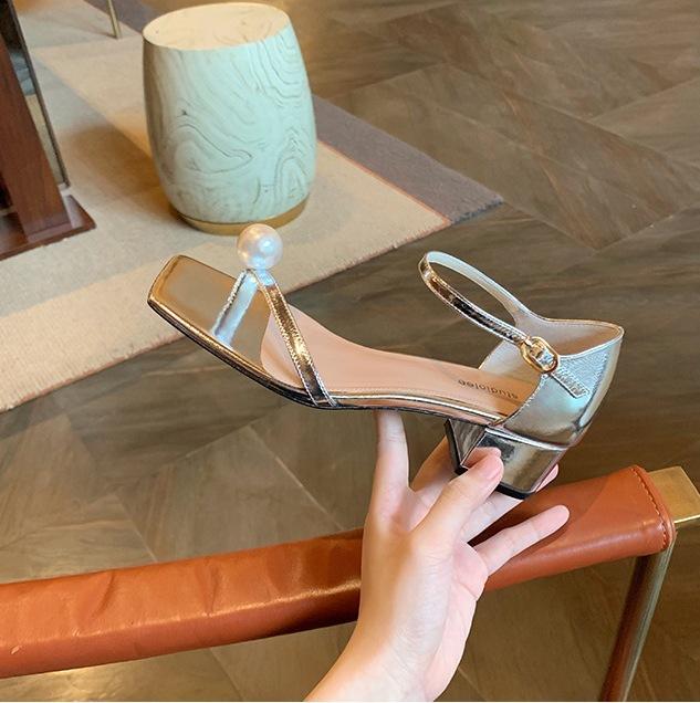 Lammfellversion~ Französisches Perlenleder High Heel Silberne Sandalen Damen Sommer Wort mit dickem Absatz Römische Sandalen Coole Slipper