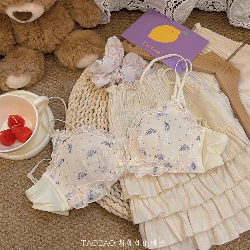 Stylish Wireless Bra With Lace Ruffle And Bow Detail S фиолетовый