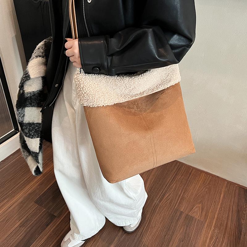 Bag Girl 2025 Autumn New Fairy Furry Bag Folded Cloud Bag Furry Hand Carry Small Bag Crossbody Bag