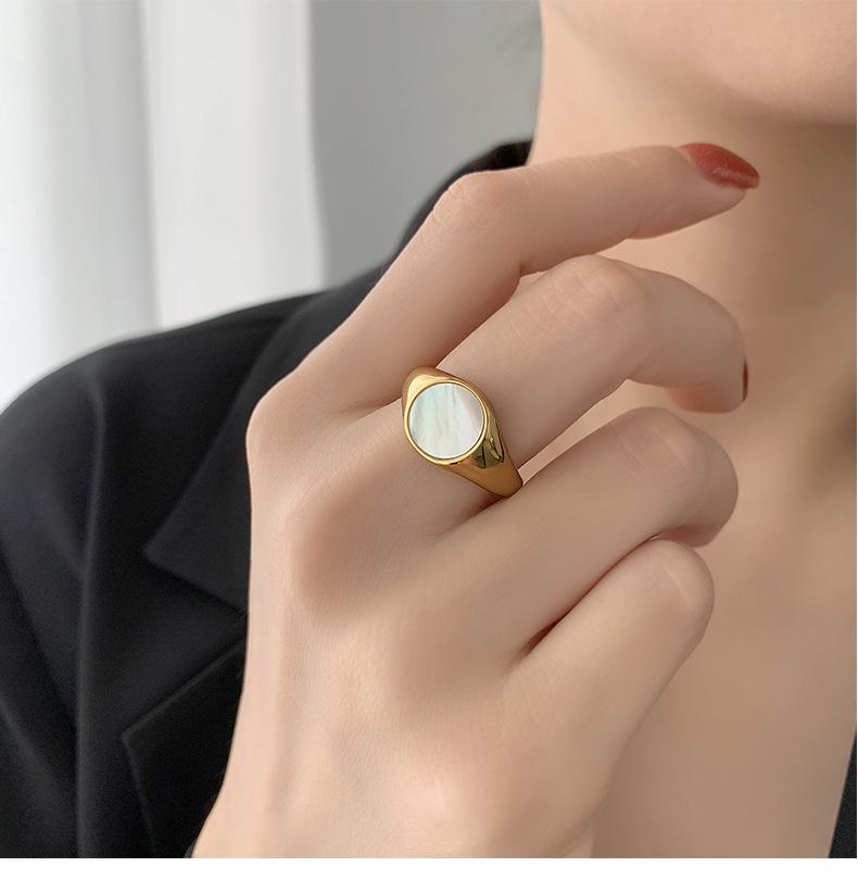 Fashion 18K Gold Plated Retro Shell Ring - European & American Style