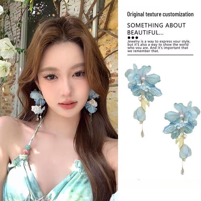 Light Luxury Flower Pattern Tassel Earrings: Niche Design with High-End Versatile Appeal