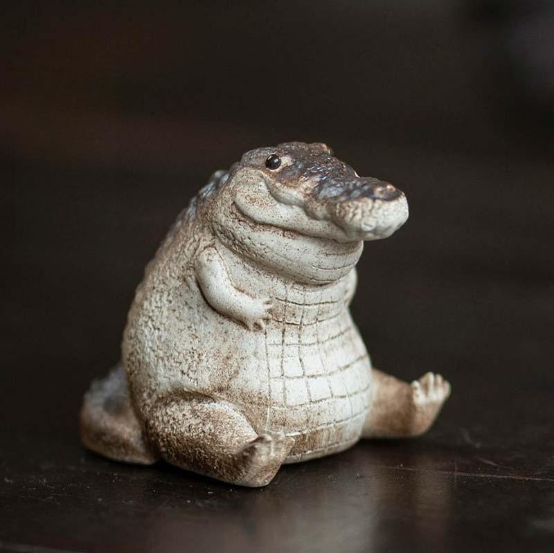 

Original Purple Clay Tea Pet Crocodile Statue Handmade Financial Alligator Tea Ceremony Accessory