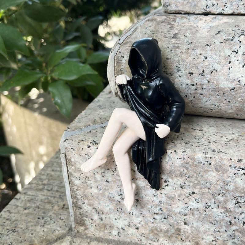 

Halloween Black Robe Queen Bookshelf Statue Decoration Item A