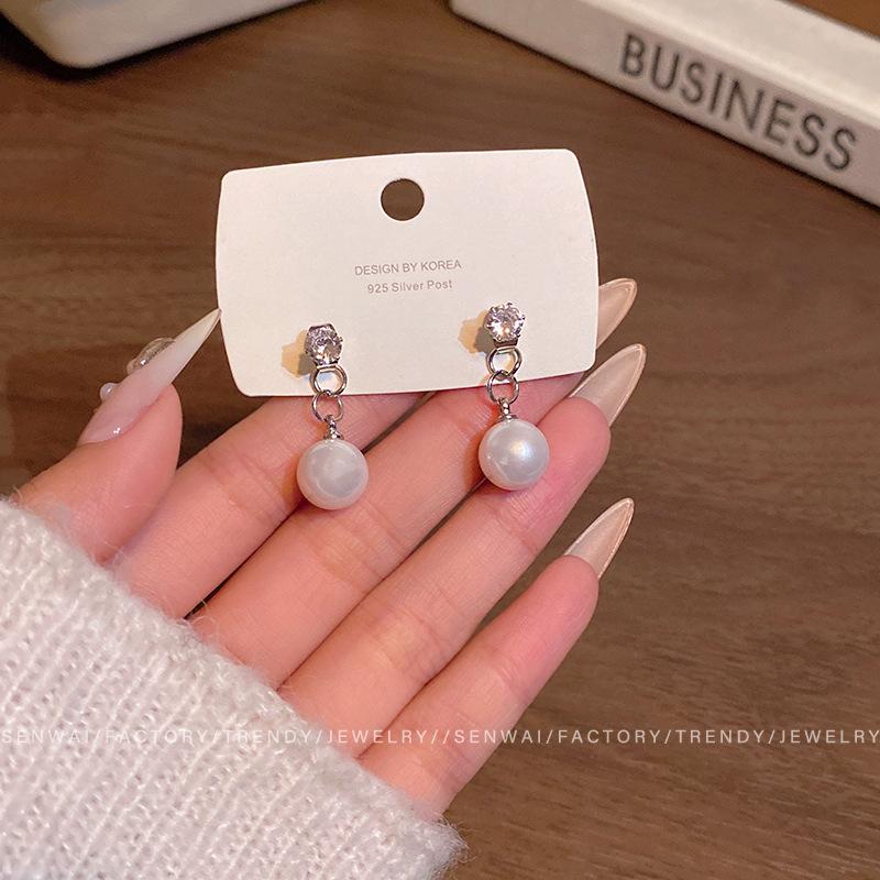 Commuter Pearl Tassel Earrings Women's Premium Unique Temperament Earrings Internet celebrity ears