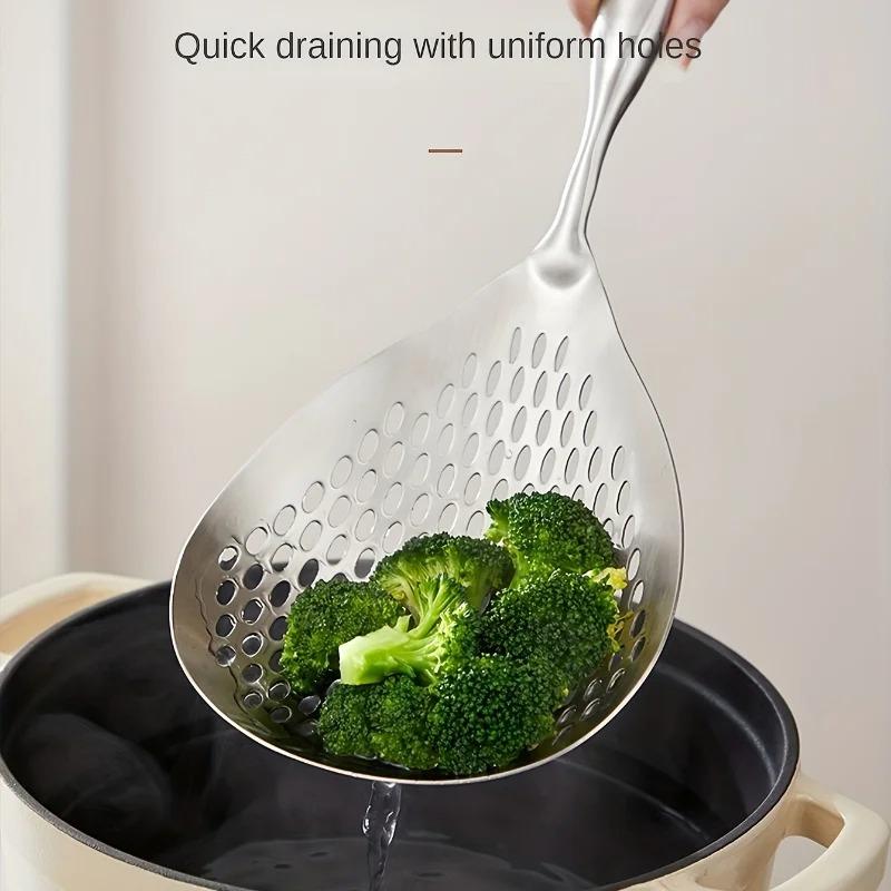 Stainless Steel Kitchenware Cooking Strainer with Wood Handle Pepper Seasoning Colander Sieve Utensils Filter Scoop Spoons