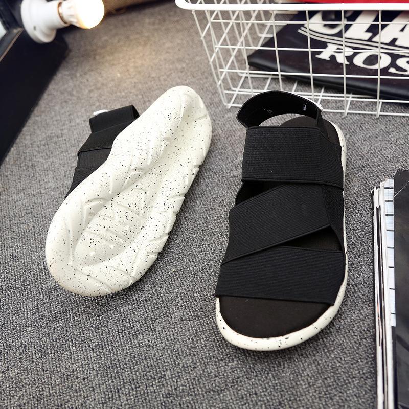 

Чоловічі босоніжки 2024, літо, нове повсякденне пляжне взуття на відкритому повітрі, корейська версія, протиковзкі, зносостійкі, дихаючі однослівні круті тапочки 44