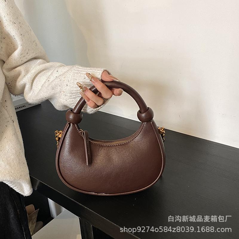 2025 New Hand Carry Fashion Trend Dumpling Bag Women's Simple Casual Versatile Shoulder Bag Niche Design Messenger Bag