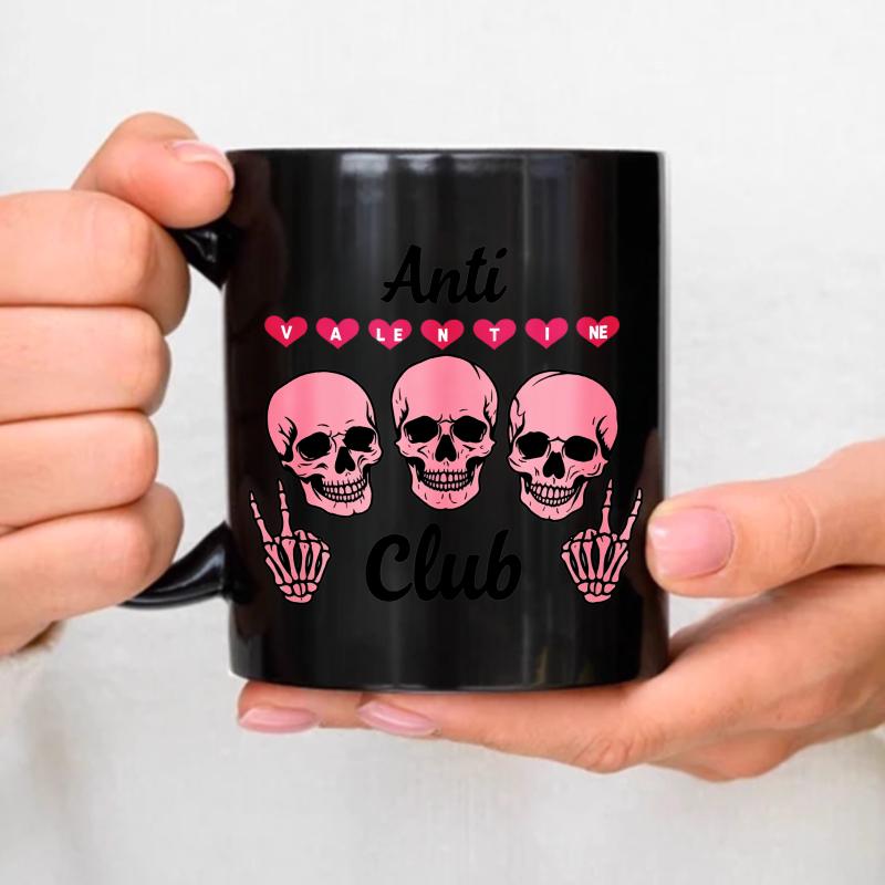 Anti-Valentine s Club black mug with pink skull and heart design, suitable as an anti-Valentine s Day gift чёрный