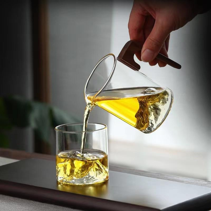 Japanese Style 3D Mountain Bottom Glass Tea Fair Cup With Wooden Handle Tea Pitcher Kung Fu Puer Teacup Teaware