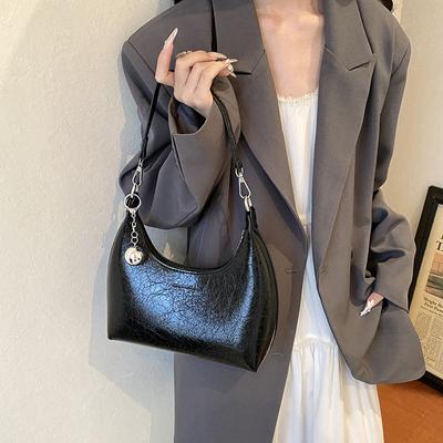 Einfarbige Unterarmtasche für Damen mit neuem Modedesign-Sinn, Nischen-Umhängetasche mit einer Schulter, Sommer-Knödeltasche