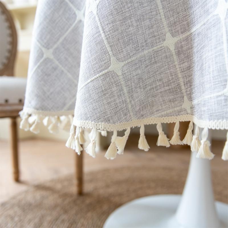 Simple Round Tablecloth Polyester Cotton Blend Against Slip Design Multiple Dyes For Various Uses