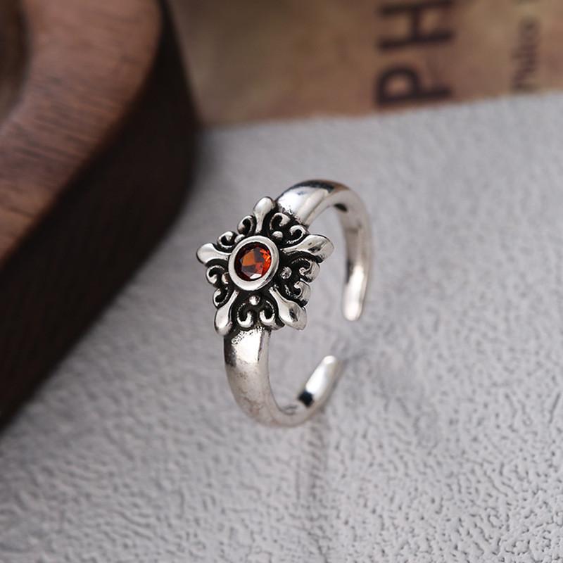 Unique Retro-inspired Adjustable Copper Ring For Women Featuring Elegant Zircon Stones