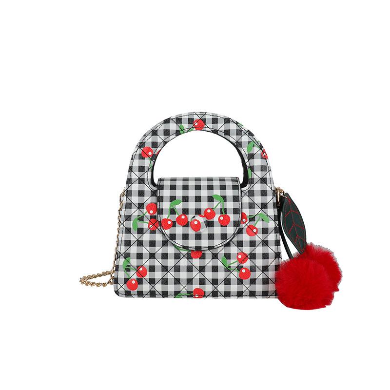 

Летняя маленькая сумка 2025 Новая Мори Сладкая Мода Принт Клубника Сумка Женская Сумка Через Плечо Маленькая Квадратная Сумка Тренд чёрный