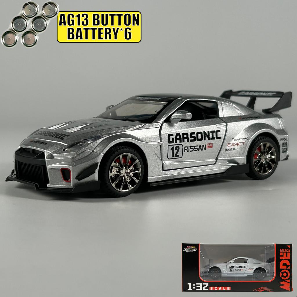 1:32 Nissan GTR CSR2 Modello in Lega Metallica Diecast Auto Decorazione per la Casa & Collezionabili Ornamento per Esposizione Hobby Regali per le Feste