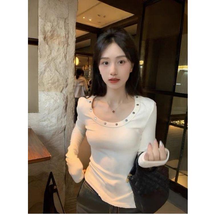 Korean Style Slim Fit Round Neck Rivet Long Sleeve Top for Women - Spring Solid Color