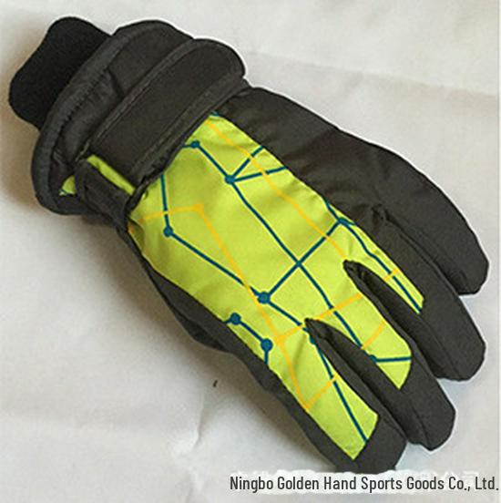 

Ветрозащитные детские перчатки для катания на лыжах и велосипеде, возраст 5-10 лет: Теплые перчатки для занятий спортом на открытом воздухе с печатной сеткой для защиты от зимнего холода One Size