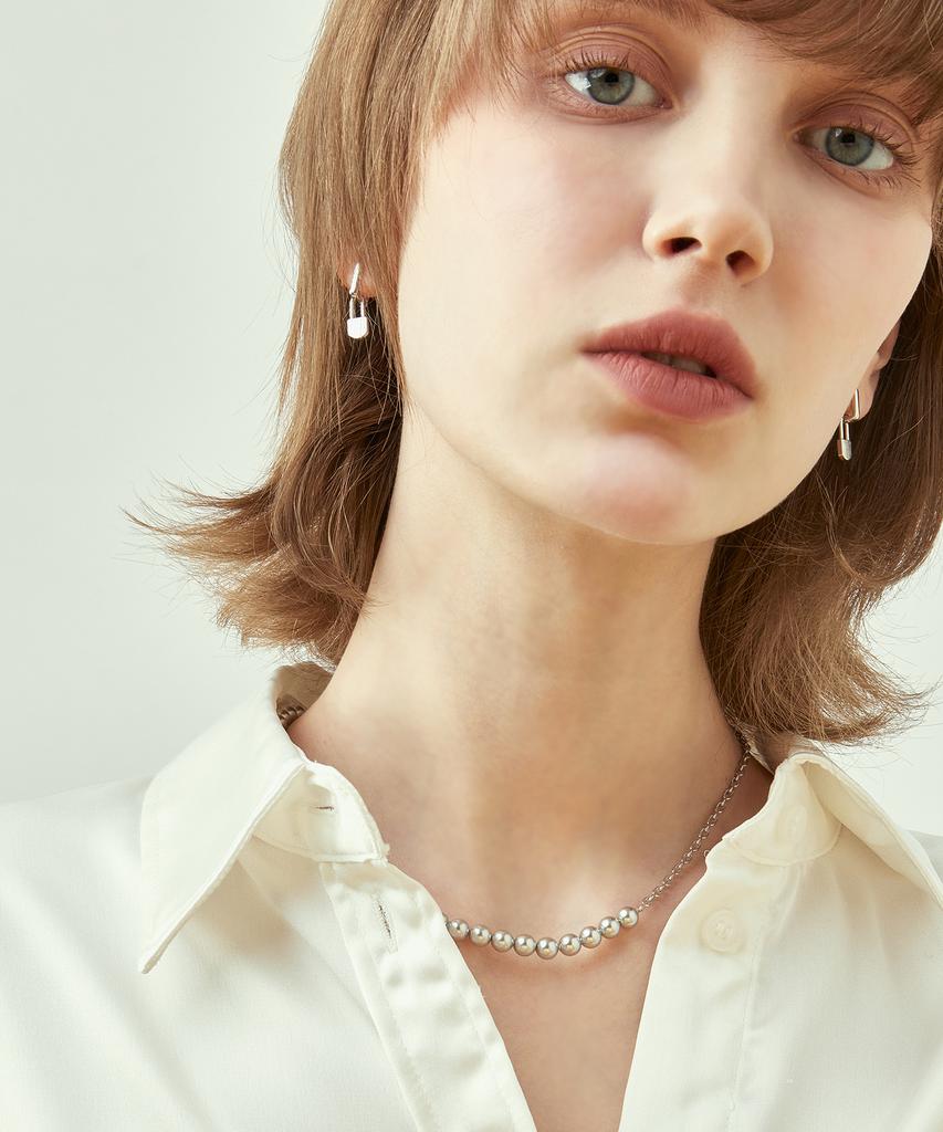 Begins Bibi Lock Earrings