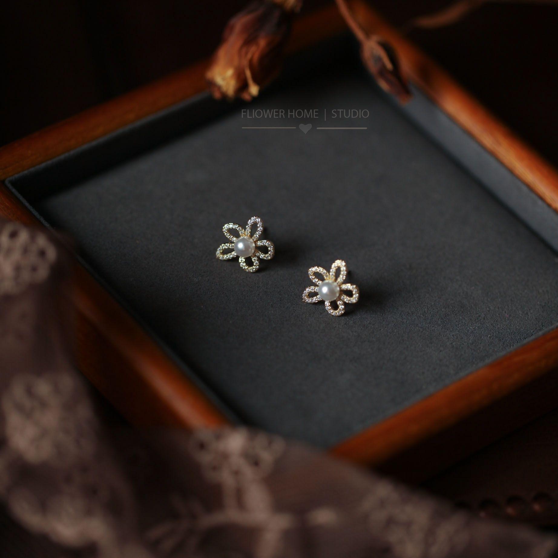 

Блестящие нежные цветочные серьги-гвоздики из стерлингового серебра S925 с бриллиантами для женщин, серьги-бусины из ракушек особого дизайна 925