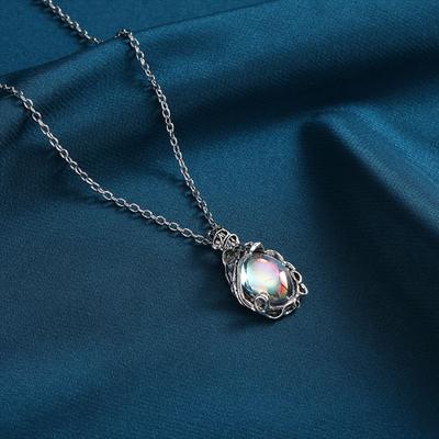 Simple Retro Moonstone Pendant Necklace Fashion Jewelry Dazzling Colorful Clavicle Chain