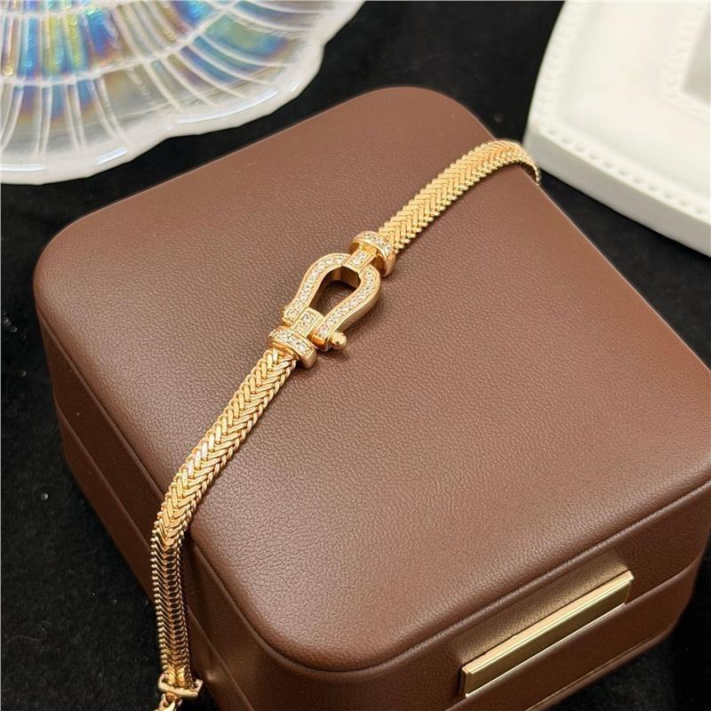 Horseshoe Buckle Bracelet Light Luxury Versatile High-end Design Full of Diamond Jewelry