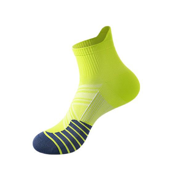 Men's Quick-Dry Breathable Sports Socks - Sweat-Wicking for Running, Badminton, and Marathon, Mid-Calf Length
