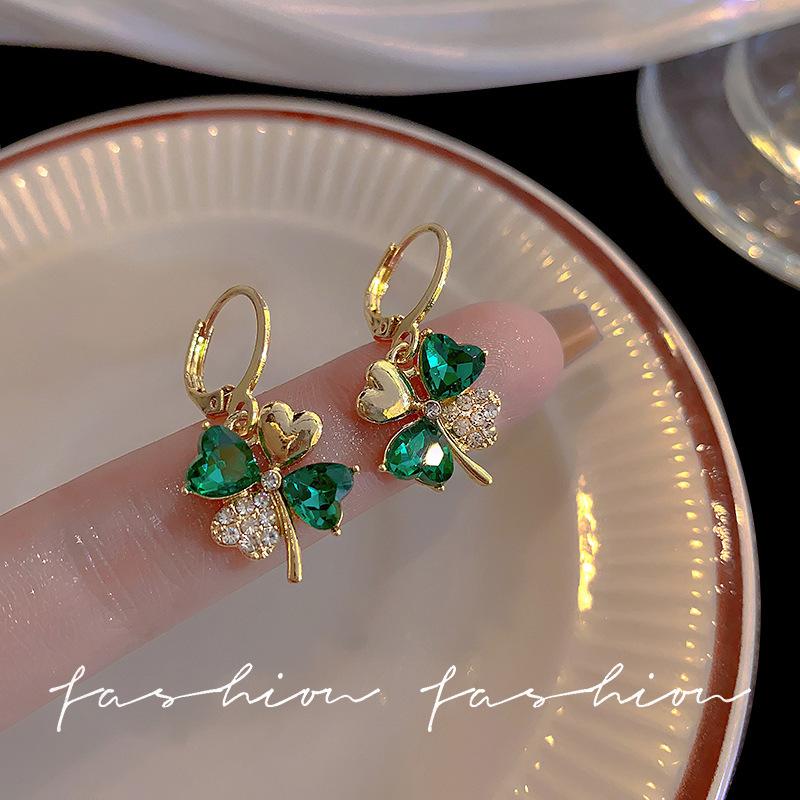 Korean Version of Retro Earrings, Cold Wind Temperament, Ear Jewelry, High-end Sense, Niche Design, Stud Earrings, Women