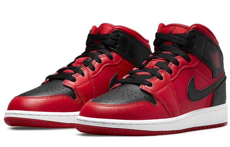 Air Jordan 1 Mid 'Reverse Bred' 554724-660
