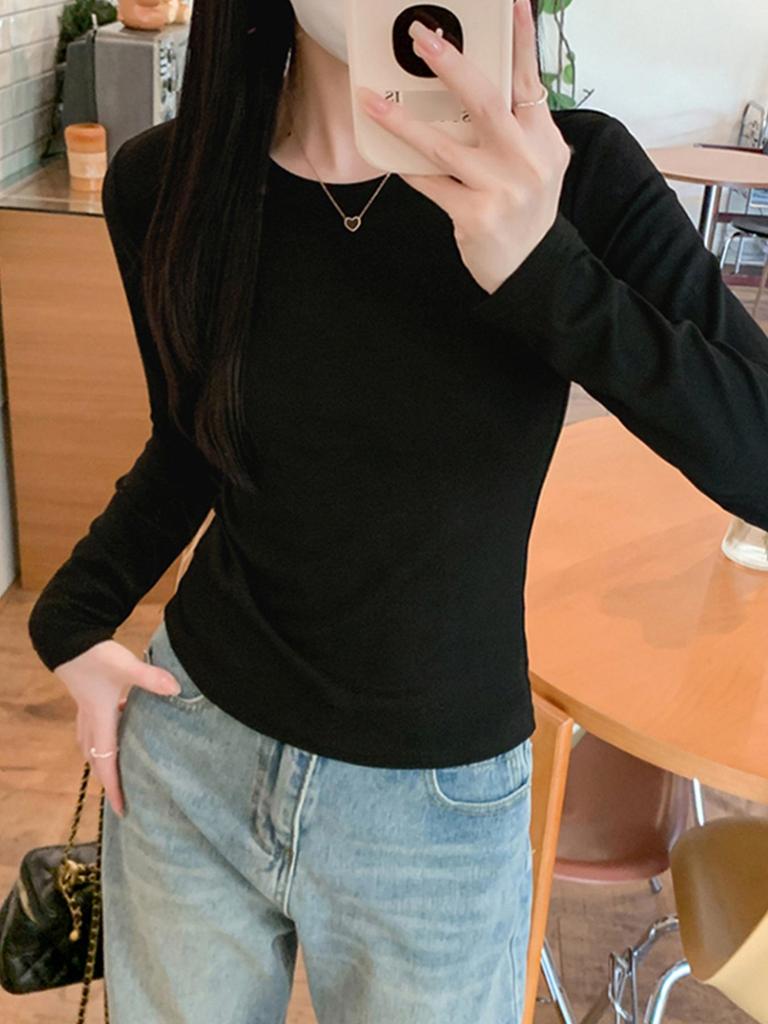 Women's Slim Fit Fleece-Lined T-Shirt: Warm, Fashionable, Round Neck, Long Sleeve, Waist-Cinching Base Layer for Autumn and Winter.