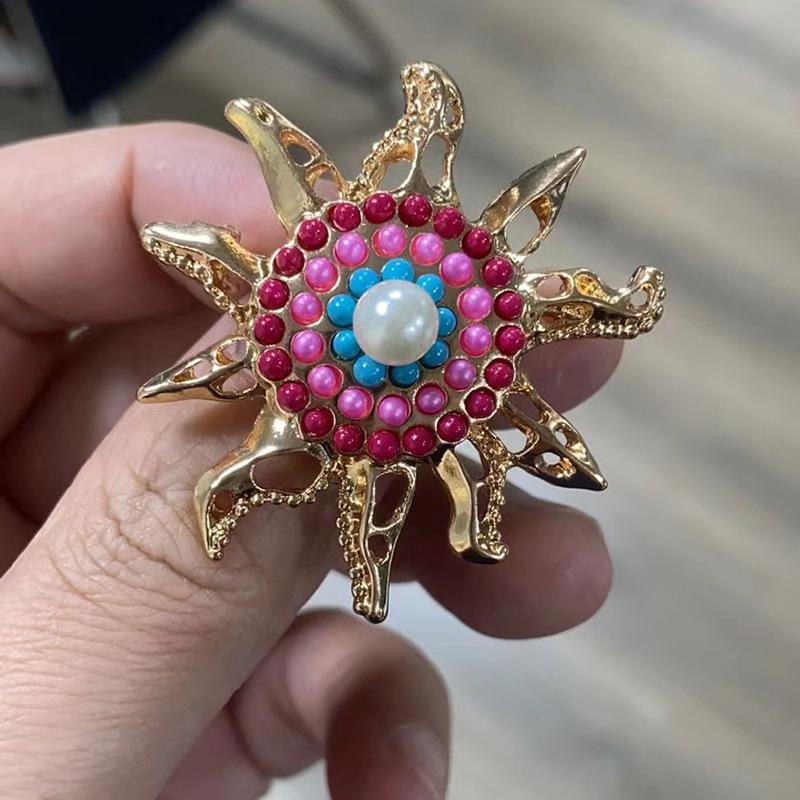 Damska Moda Vintage Kryształowa Perła Słonecznik Broszki Dla Kobiet Luksusowy Kolor Żółtego Złota Stop Okrągła Broszka Roślinna Agrafki