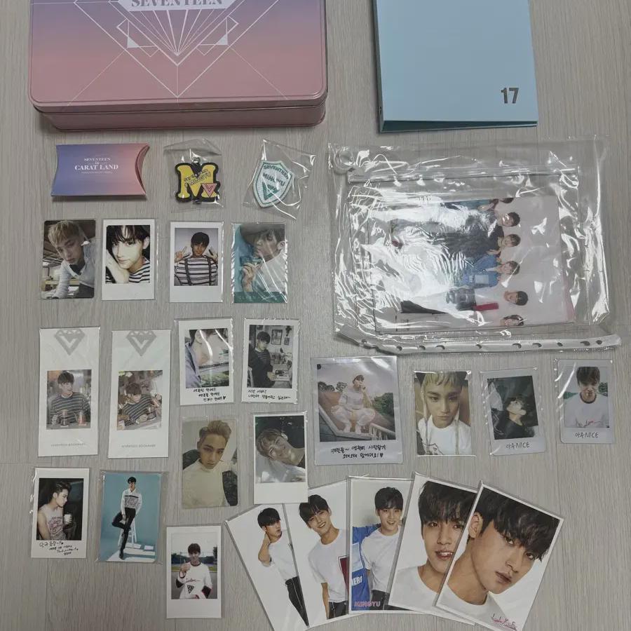 

Seventeen продает товары Minkyu и Foca