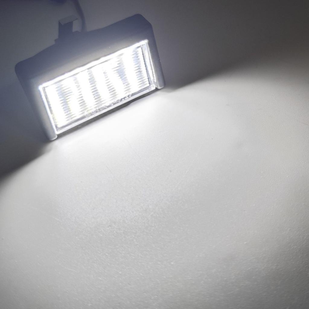 2 szt lampki rejestracji LED kompatybilne z Mercedes ML, GL, Smart Roadster Off-Road