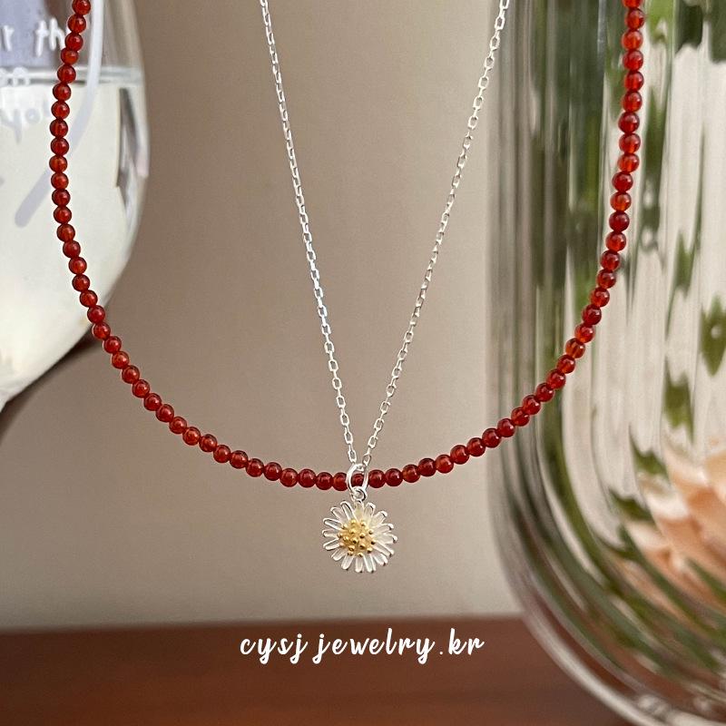 Korean Style S925 Sterling Silver Daisy Red Agate Beaded Necklace - Fashionable Layered Clavicle Chain for Women.