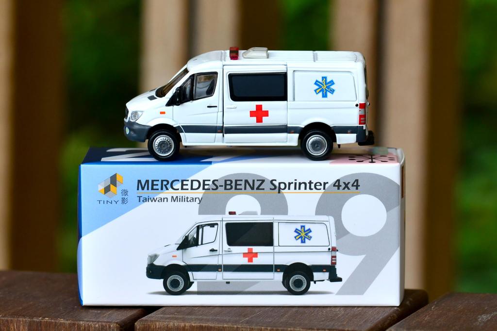 Tiny City 1/64 Scale Diecast Model Car: TW29 Mercedes-Benz Sprinter FL Taiwan Army Ambulance